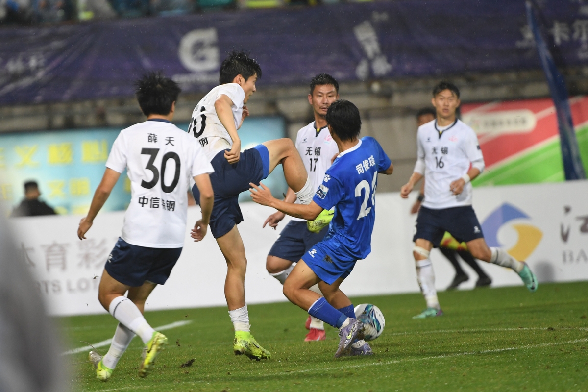  集结日广州队备战中超，刷新队史纪录细节曝光，更衣室稳定，阵容厚度经受考验